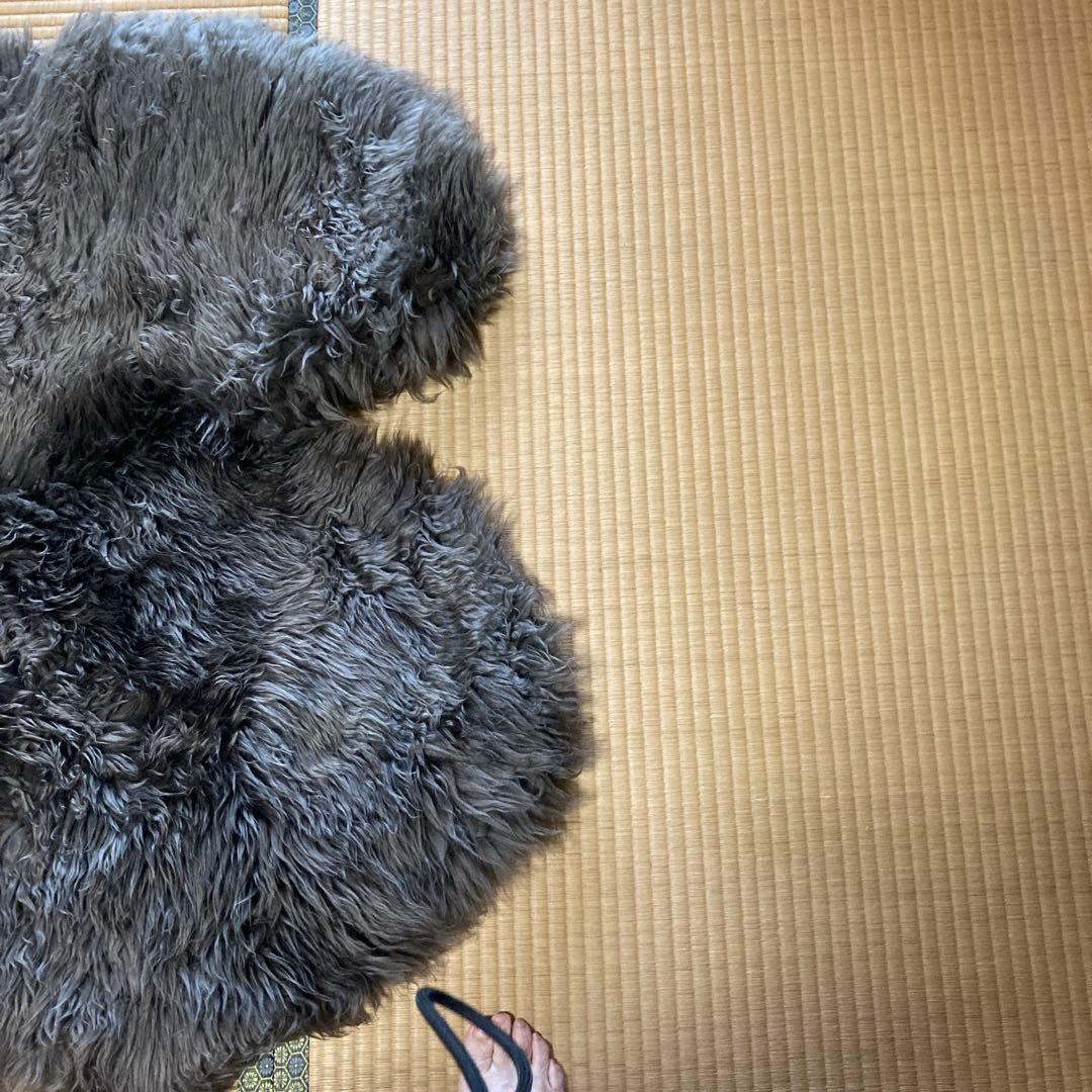 ダークチャコールグレー ムートンラグ