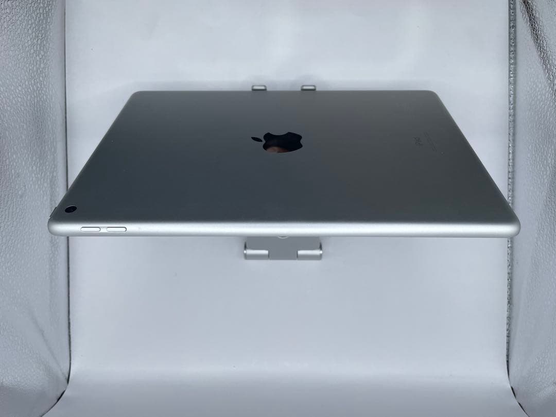 iPad 7世代 32GB 本体　バッテリー83％