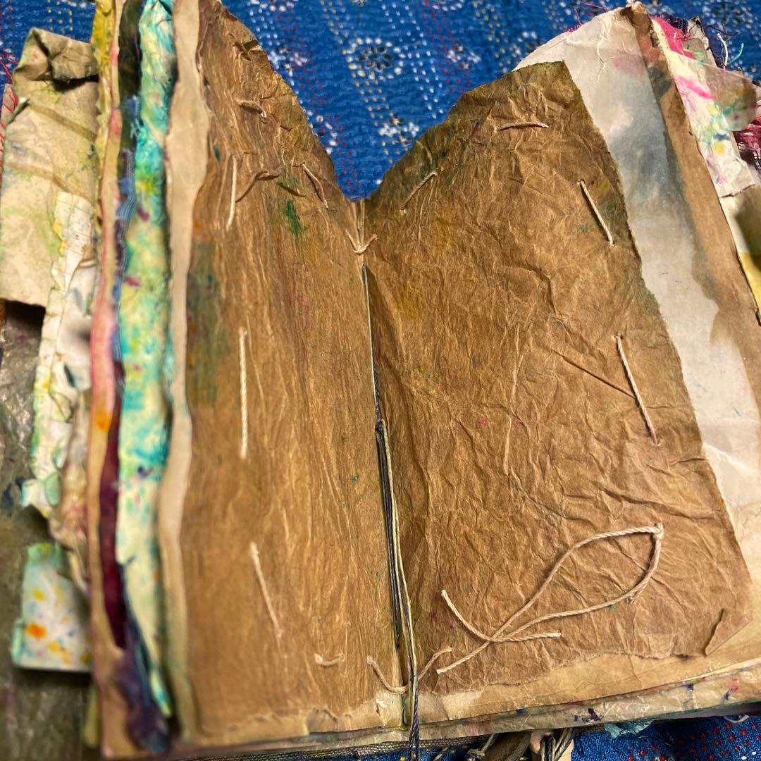 庭の本棚 「襤褸の本9〜異世界の街〜」 　ジャンクジャーナル