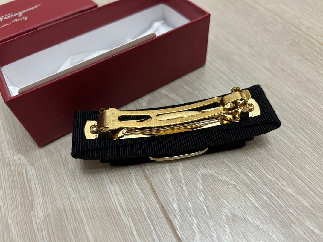 新品未使用 フェラガモ FERRAGAMO ヘアバレッタ ブラック