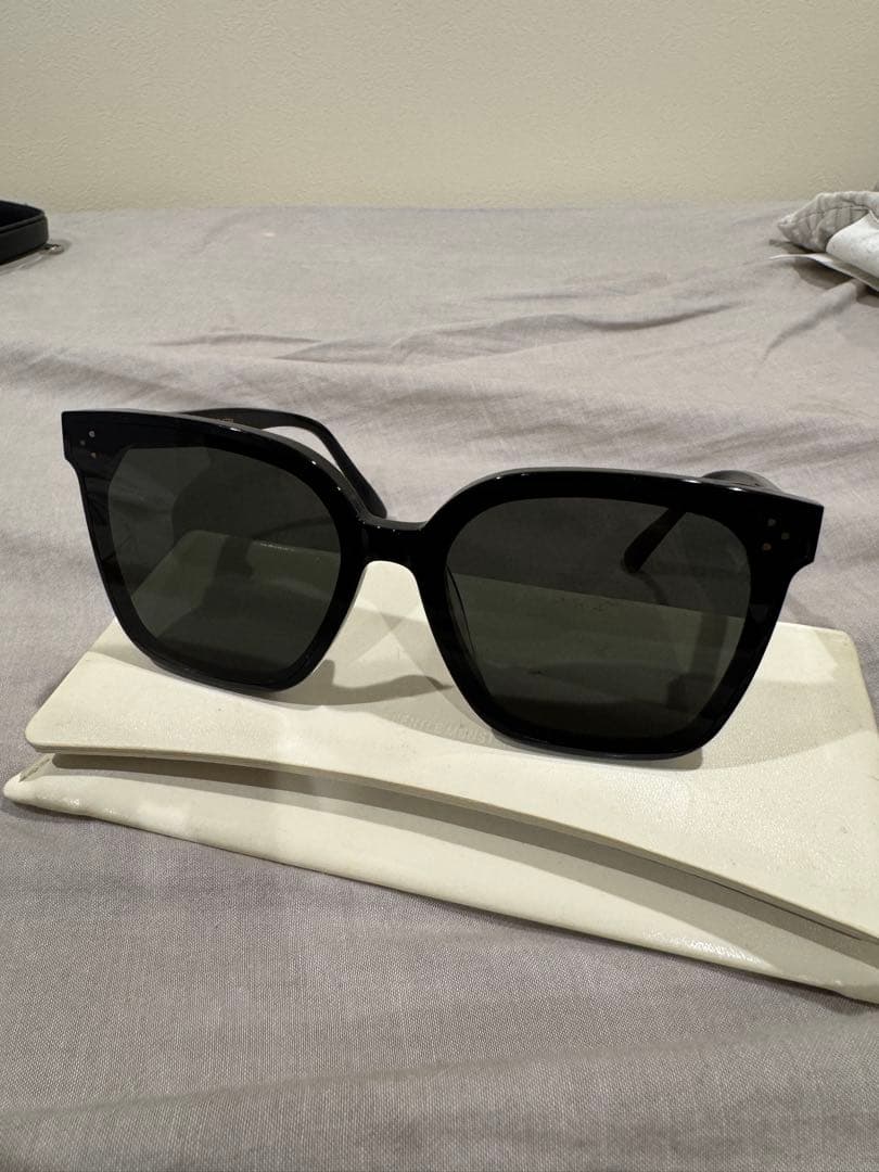 小物 GENTLE MONSTER HER