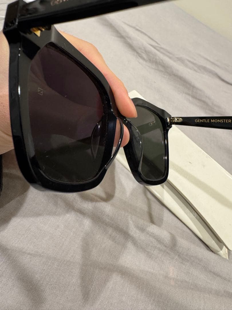 小物 GENTLE MONSTER HER