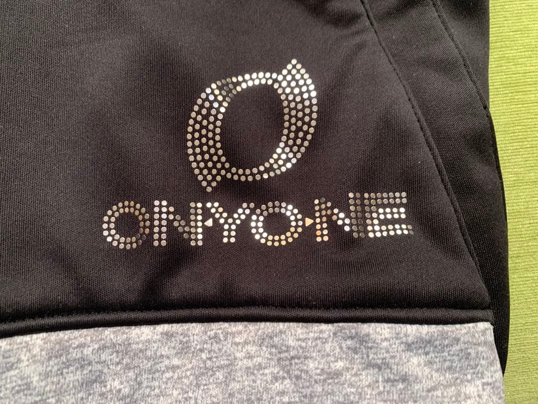 オンヨネ　スキー　ハーフパンツ　ユニセックス　Sサイズ