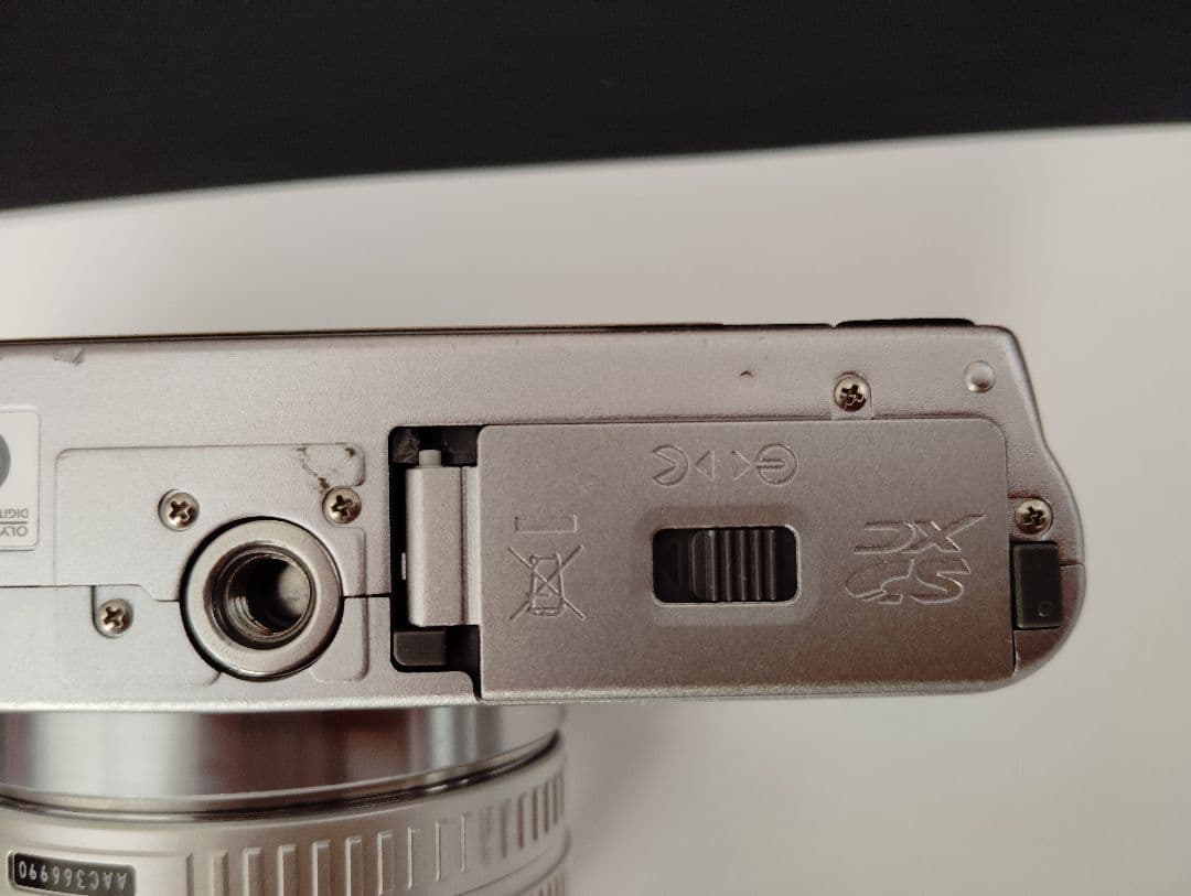 OLYMPUS E-PM1 ミラーレス一眼ダブルズームレンズ