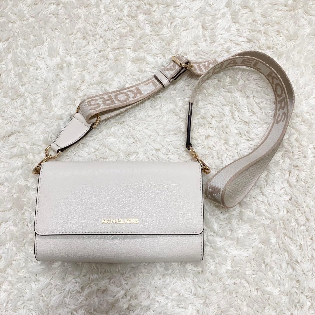 5.5万 マイケルコース JET SET ITEM ジップアラウンド ウォレット