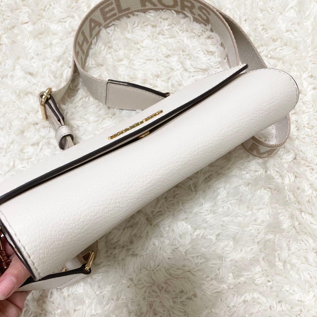 5.5万 マイケルコース JET SET ITEM ジップアラウンド ウォレット