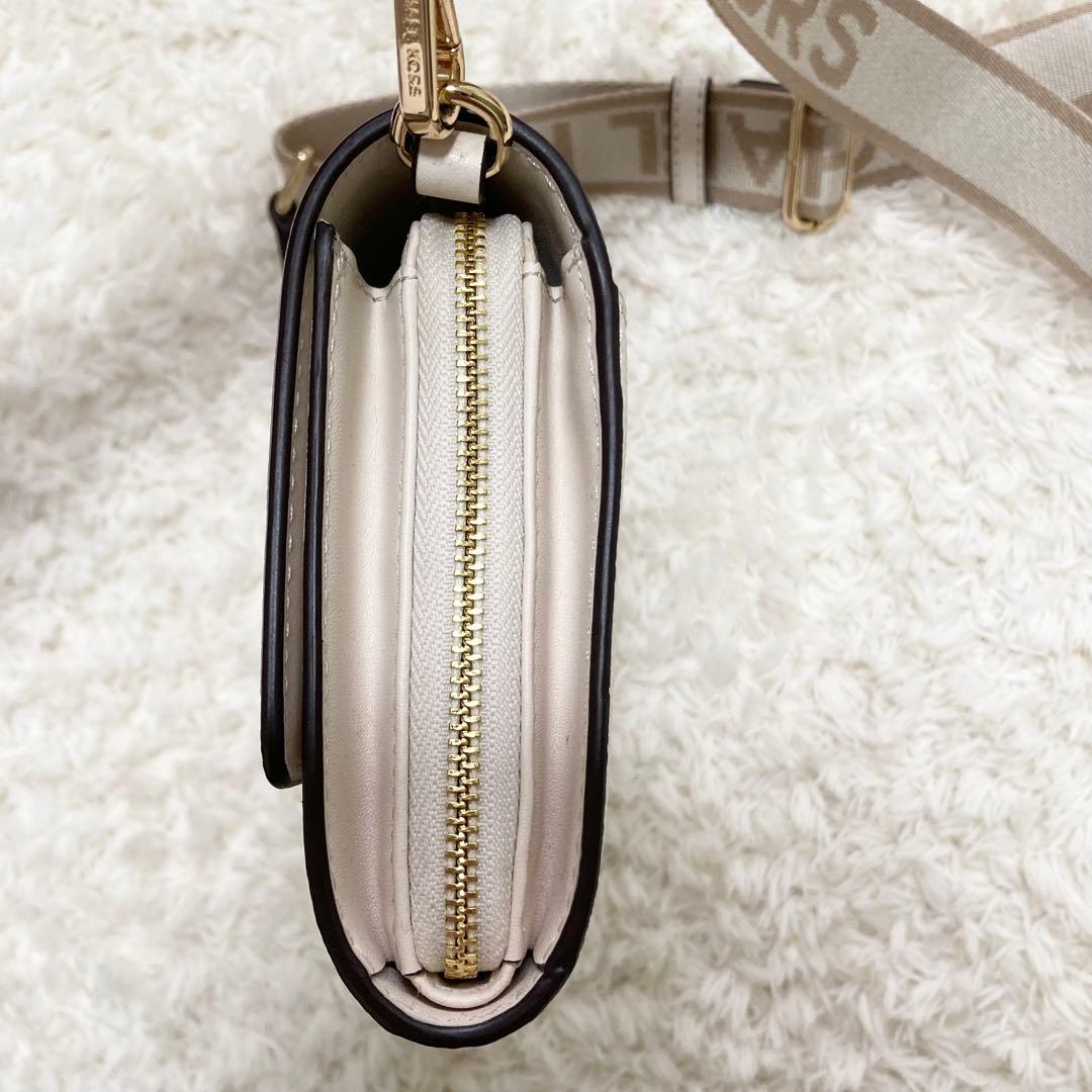 5.5万 マイケルコース JET SET ITEM ジップアラウンド ウォレット