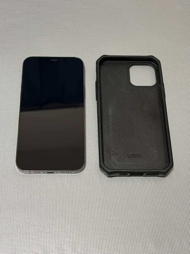 Apple iPhone 12Pro 128gb + UAGケース