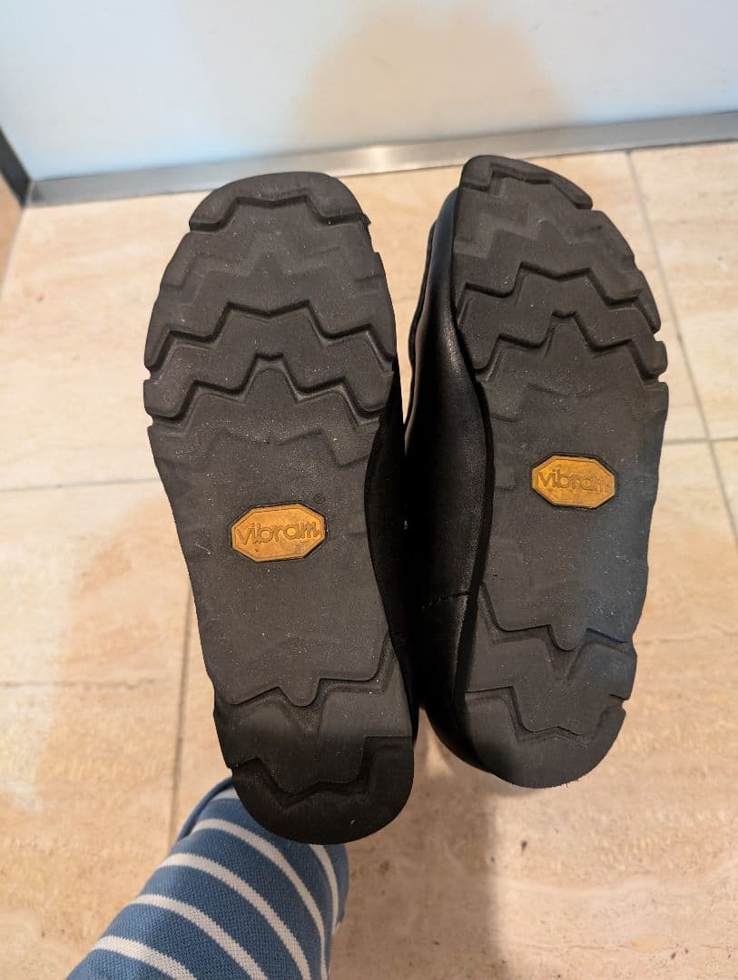 靴 Clarks Wallabee BT GTX Black