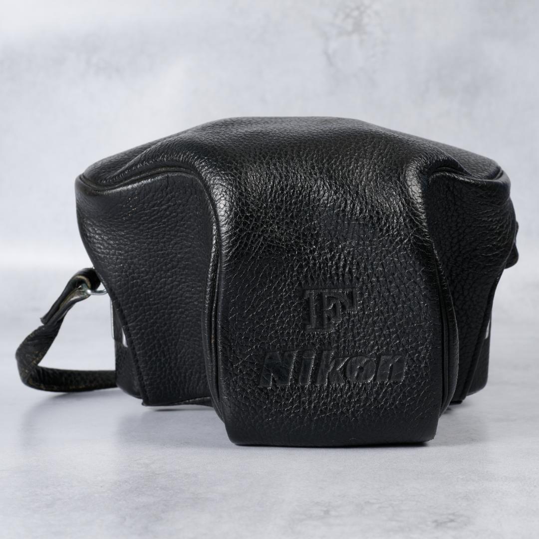 希少な赤点 Nikon F / NIKKOR-H Auto 50mm F2