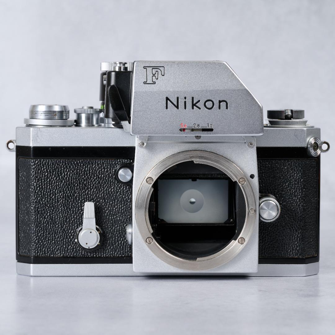 希少な赤点 Nikon F / NIKKOR-H Auto 50mm F2