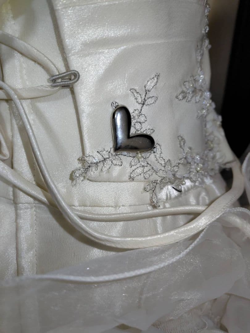 ウノエレトワール神田うのウェディングドレスクラウディアレンタル貸衣装スタジオ