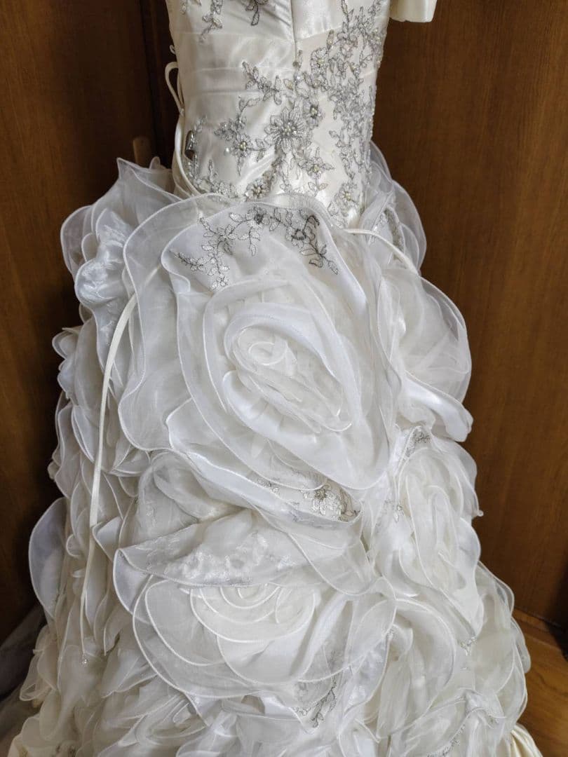 ウノエレトワール神田うのウェディングドレスクラウディアレンタル貸衣装スタジオ