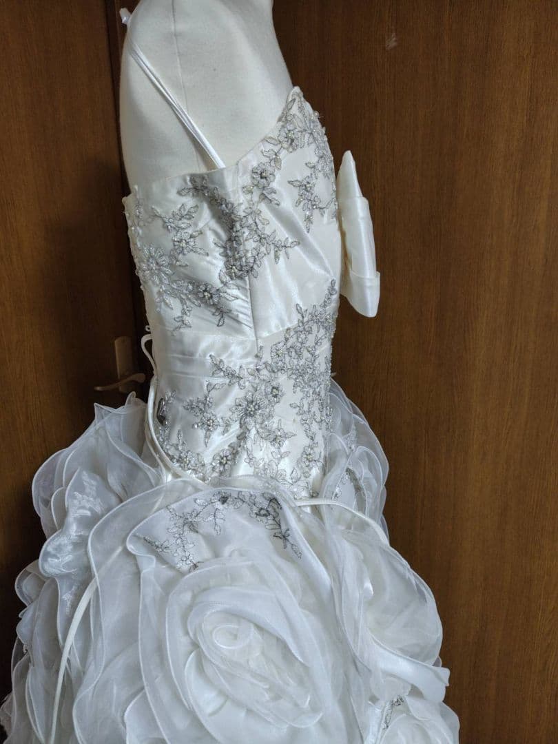 ウノエレトワール神田うのウェディングドレスクラウディアレンタル貸衣装スタジオ