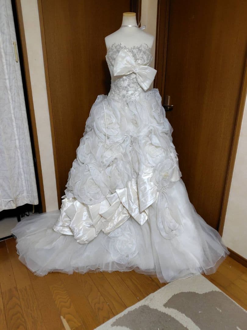 ウノエレトワール神田うのウェディングドレスクラウディアレンタル貸衣装スタジオ