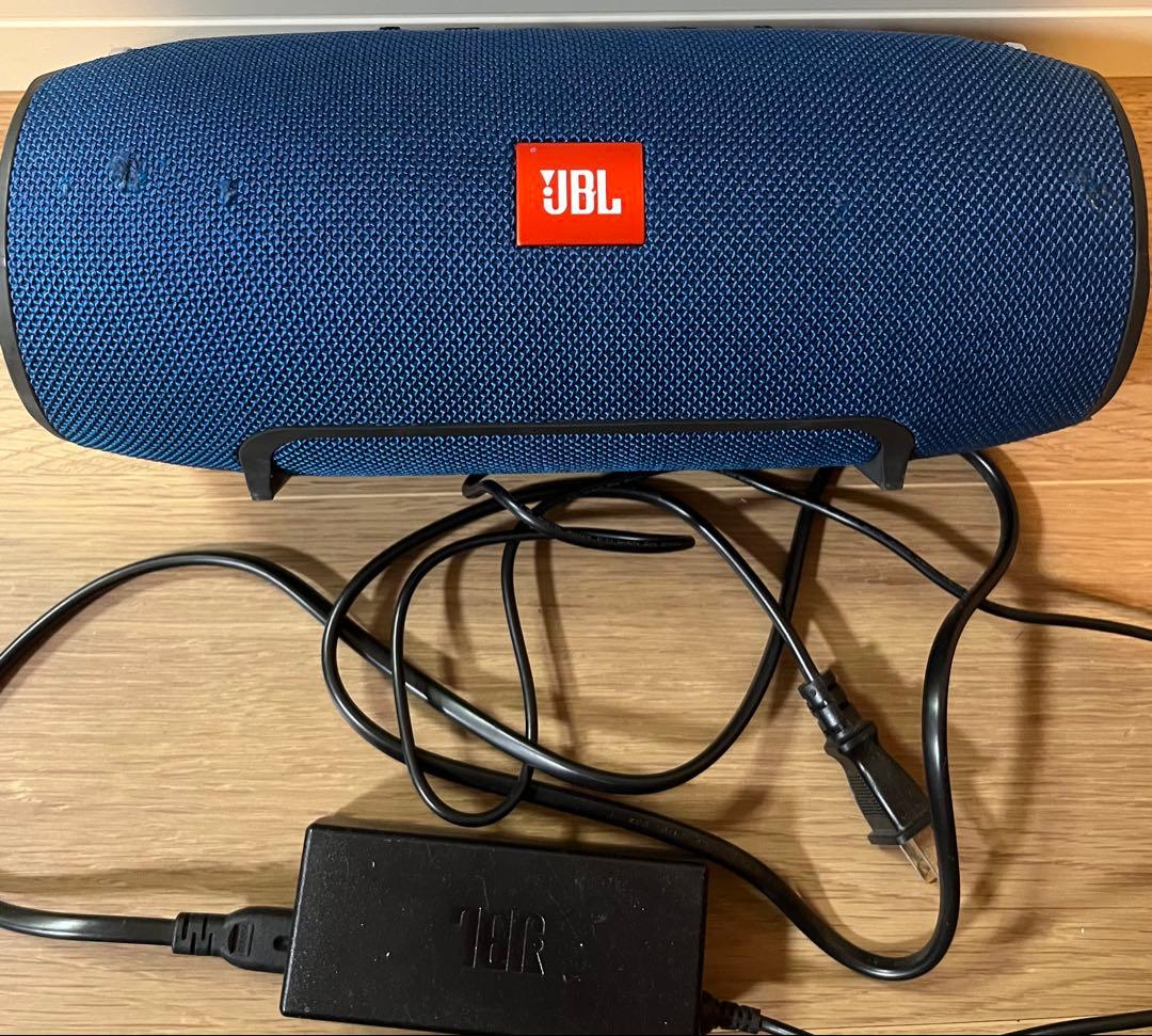 JBL Xtreme Blutoothワイヤレススピーカー 充電器付き