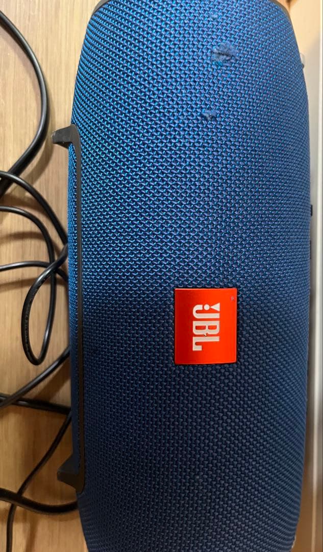 JBL Xtreme Blutoothワイヤレススピーカー 充電器付き