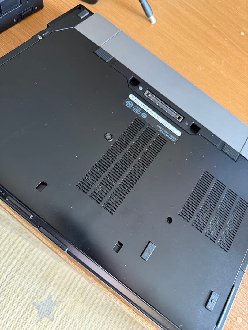 DELL LATITUDE E6410 中古　書き込みOK 電源ケーブル他付属品