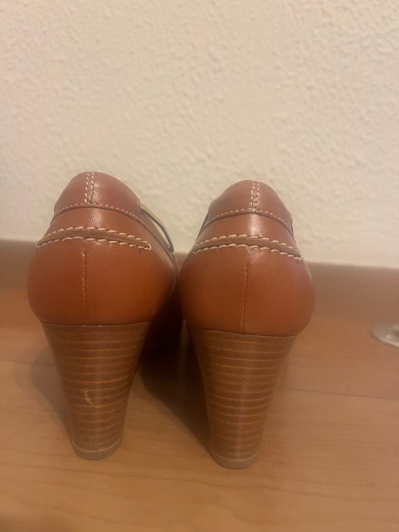 Christian Louboutin ブラウン モカシン／サイズ39