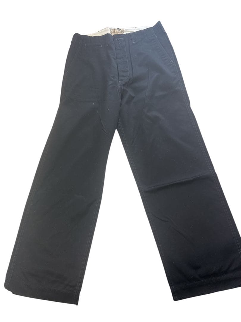 ブラック　チノパン　バスリクソンズ