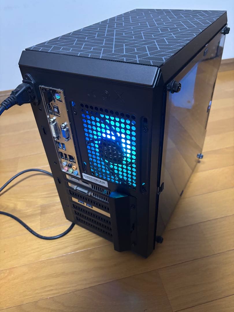 ほんのり光る！自作ライトゲーミングPC！i7 新品SSDで快適！