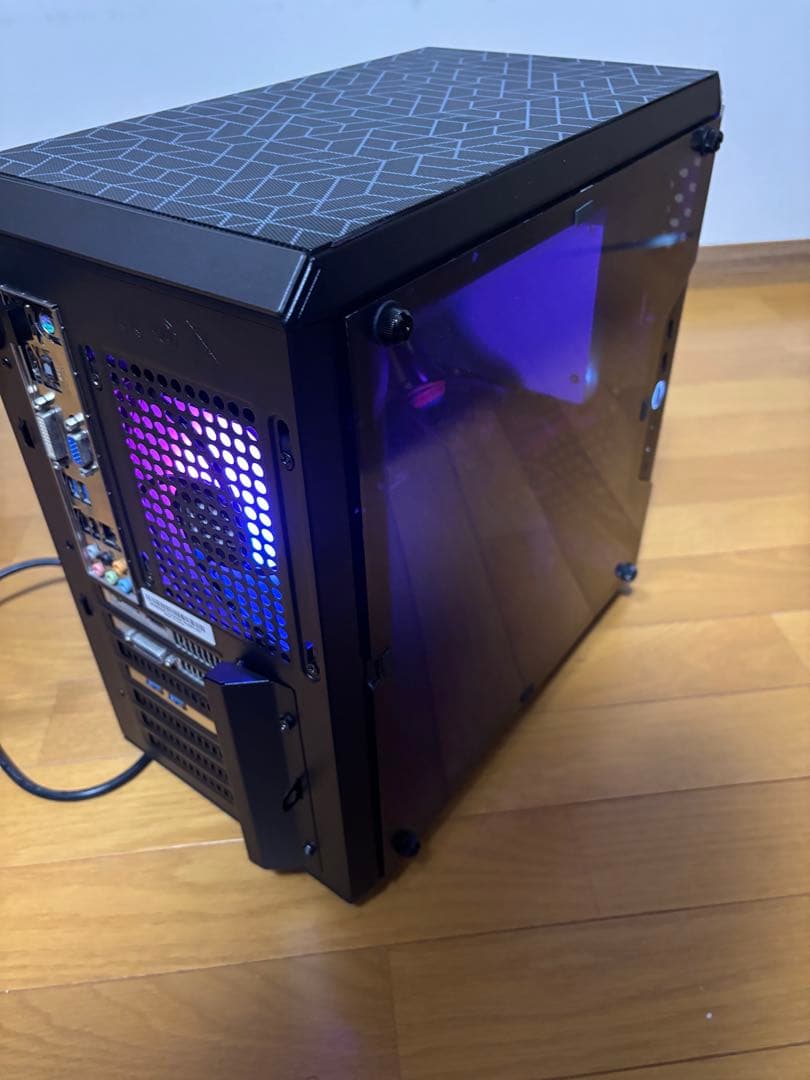 ほんのり光る！自作ライトゲーミングPC！i7 新品SSDで快適！