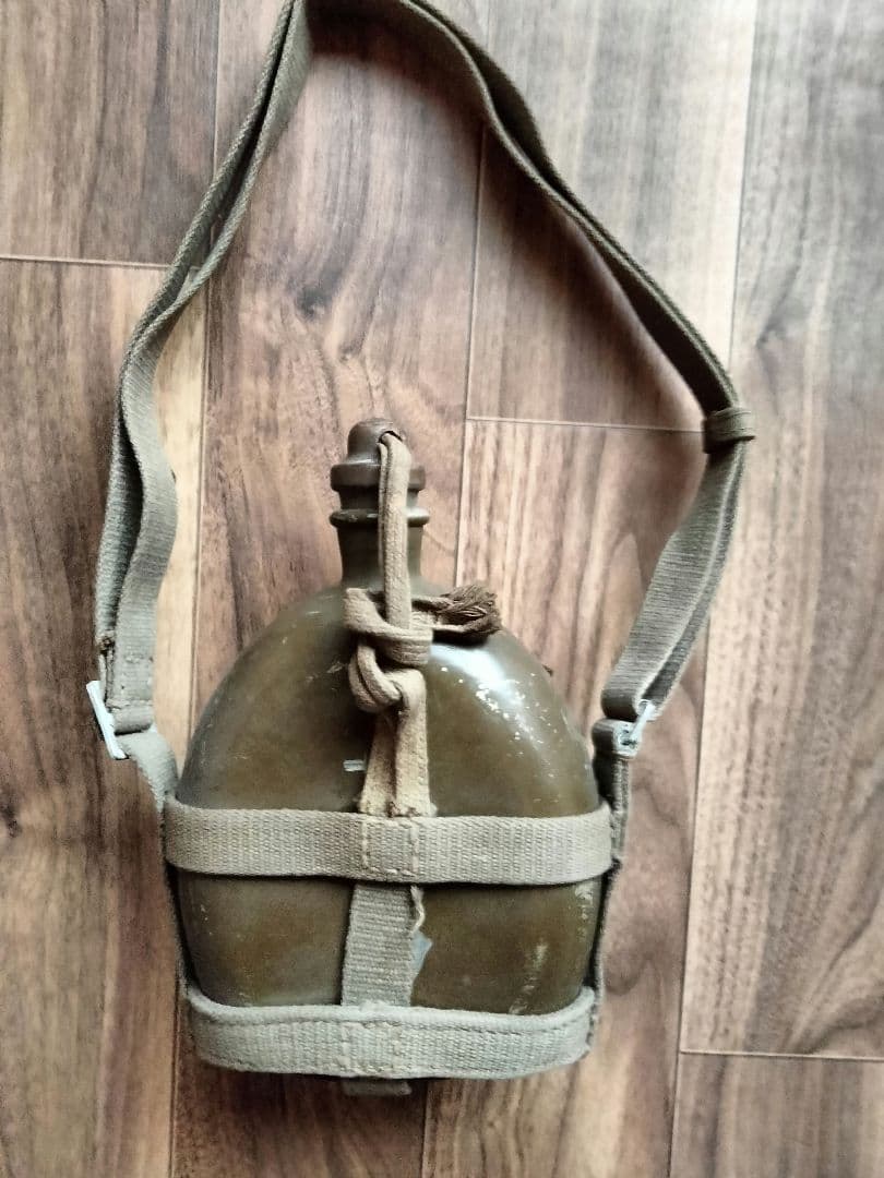 戦時中水筒２点 ＋おまけ本1冊 昭和レトロ 戦争遺品