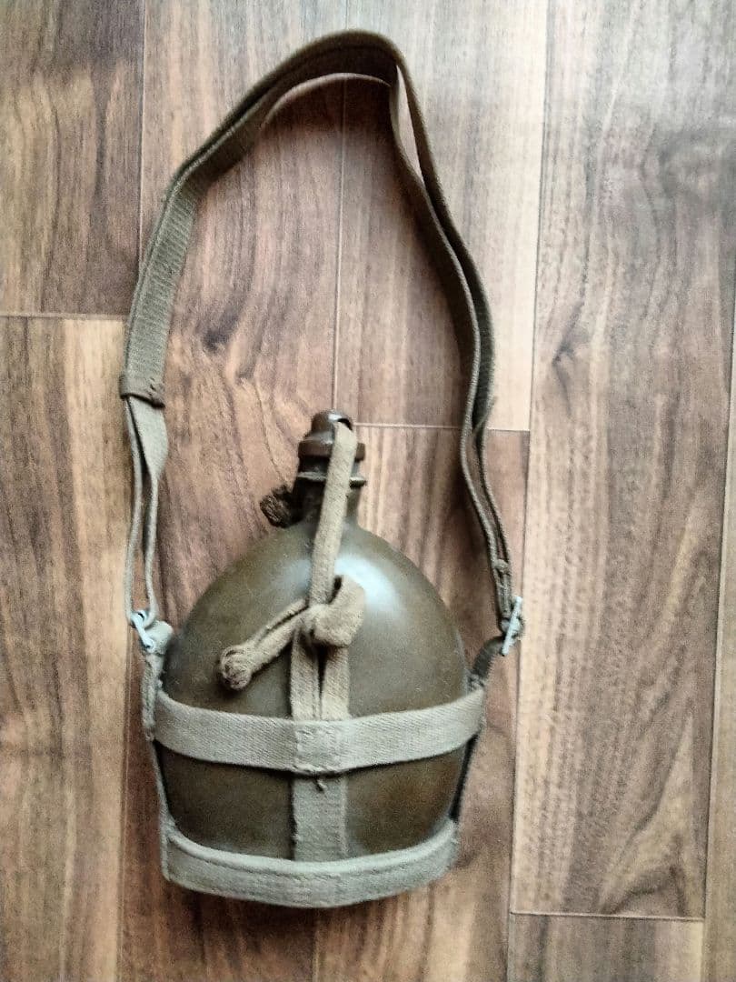 戦時中水筒２点 ＋おまけ本1冊 昭和レトロ 戦争遺品