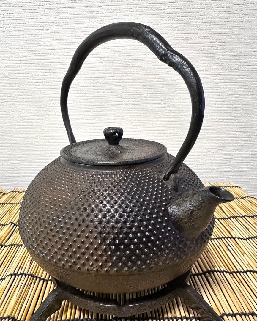 未使用品、栞付　金澤鶴州造１５型アラレ　南部鉄瓶　南部鉄器　鉄瓶