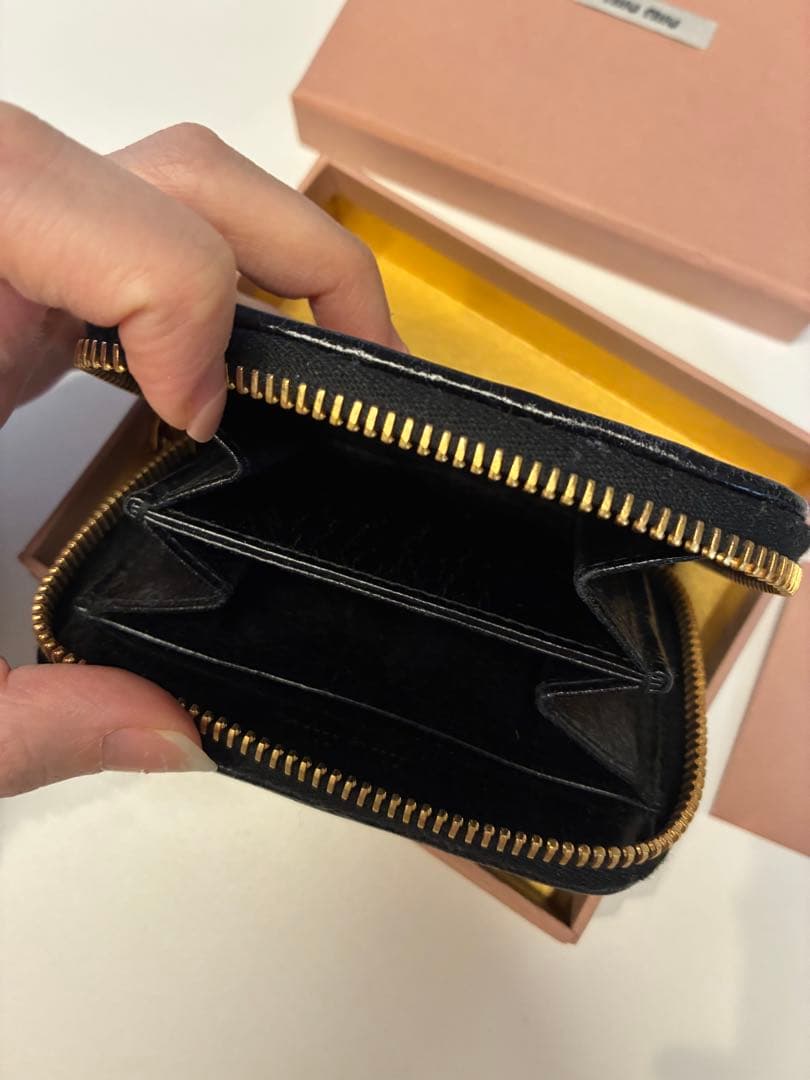 MIU MIU キルティング ケース　黒MATELASSE