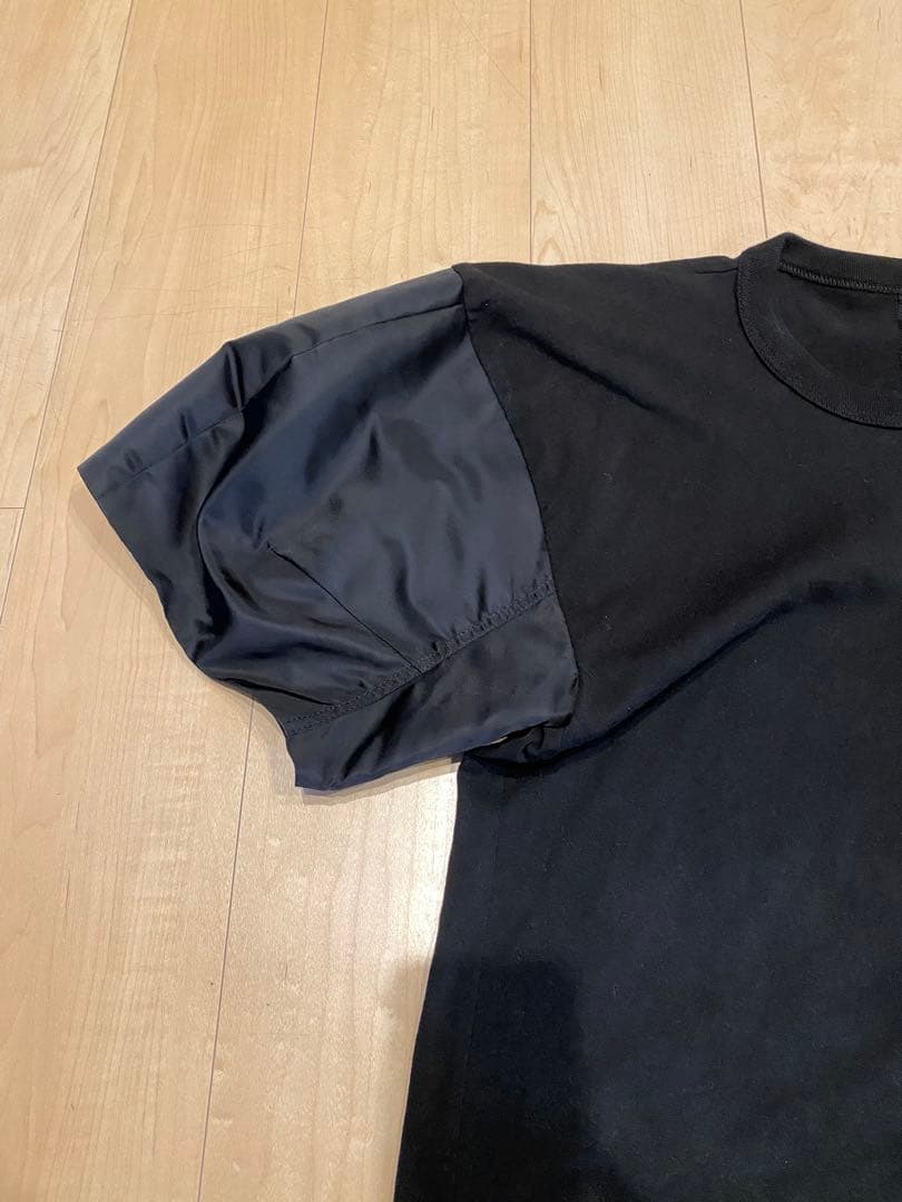 sacai 黒 パフスリーブ Tシャツ
