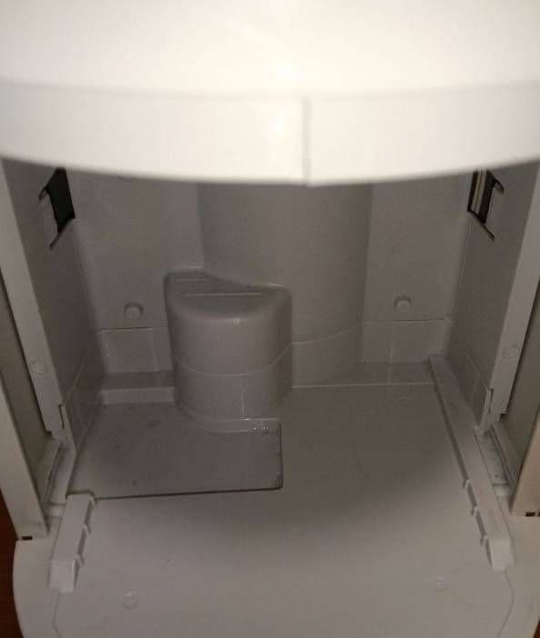 CORONA衣類乾燥除湿機 。 2018年製。