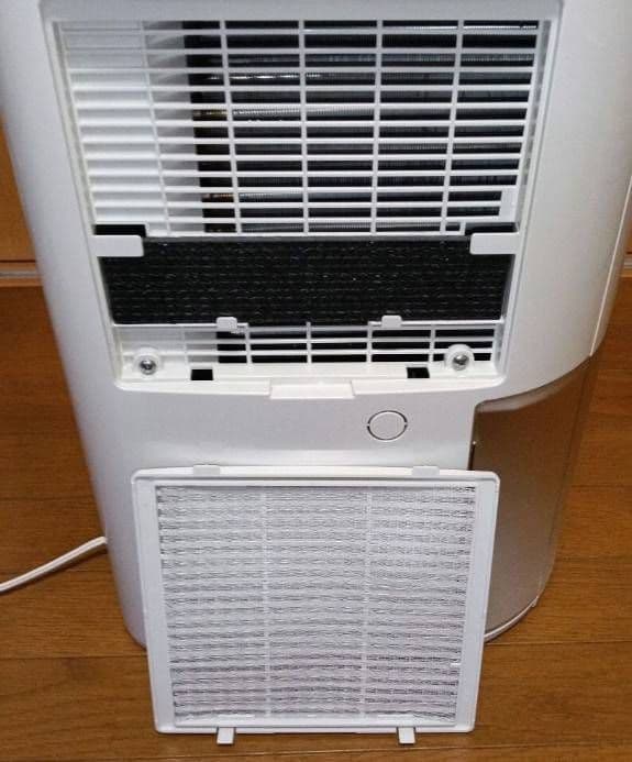 CORONA衣類乾燥除湿機 。 2018年製。