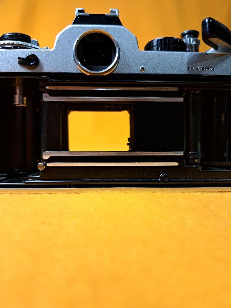 Nikon FE 一眼レフカメラ