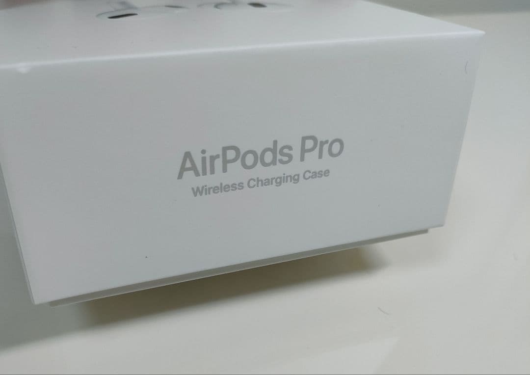 AirPods Pro 第1世代 lightning充電器付き！！
