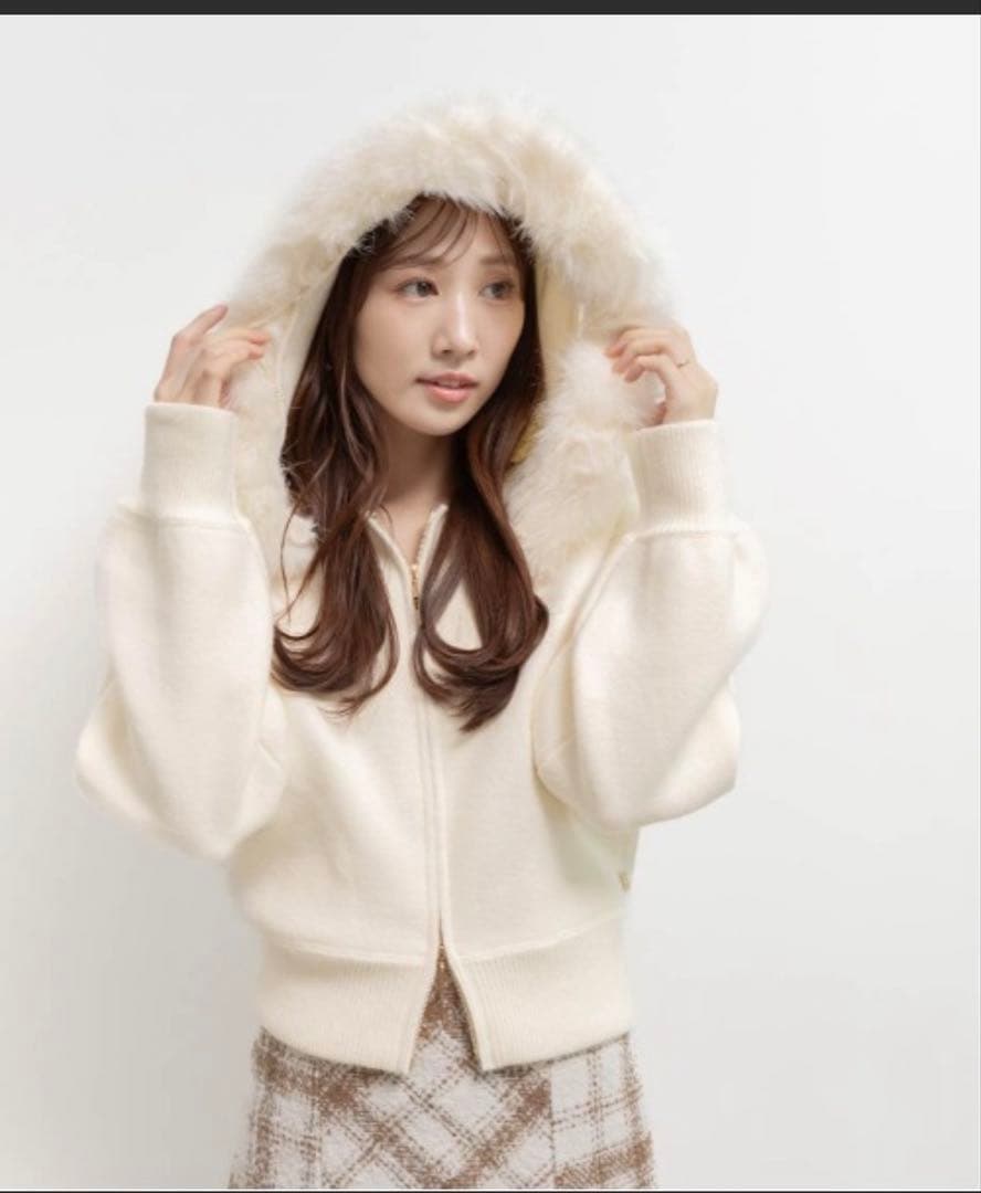 【完売】RANDA 2WAY フェイクファーニットパーカー ホワイト