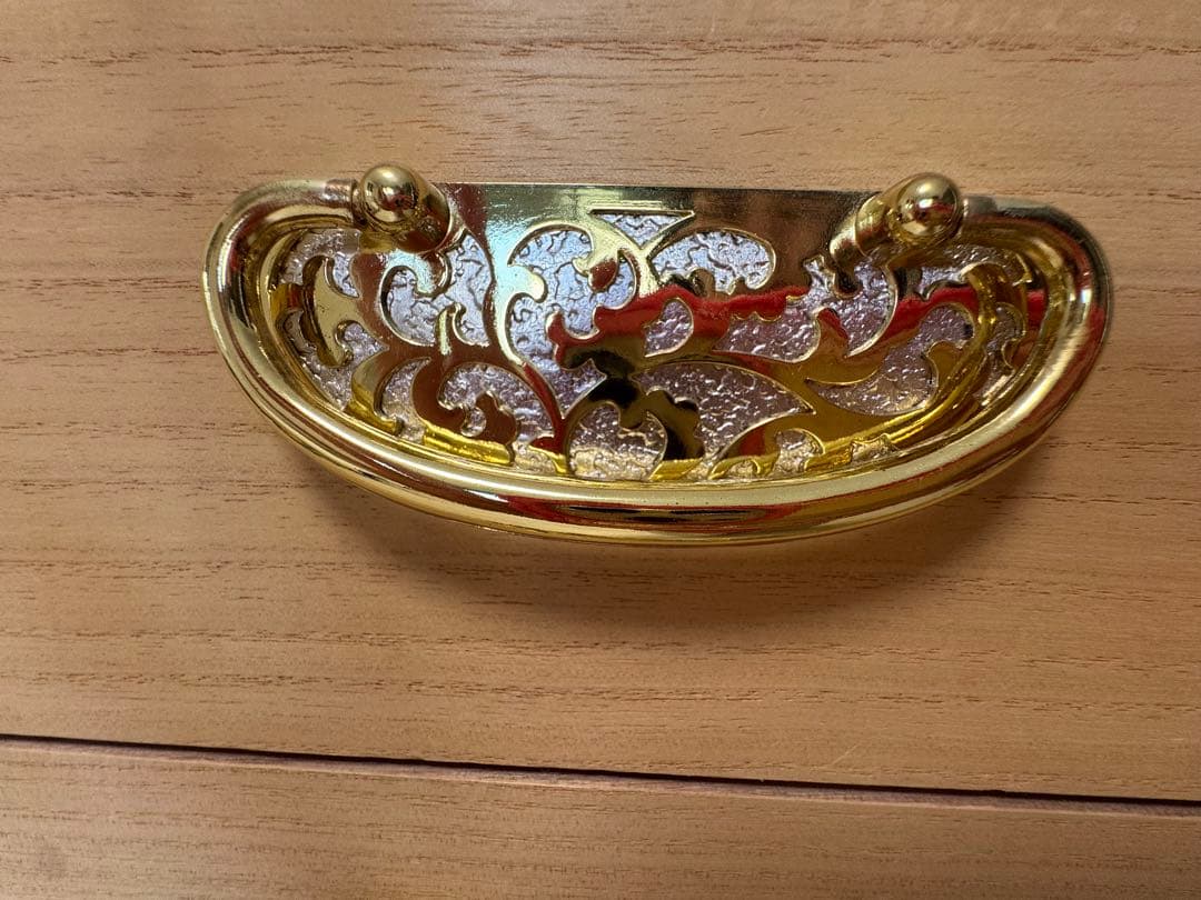 桐箪笥〜金メッキ金具付〜(着物、洋服収納可能)