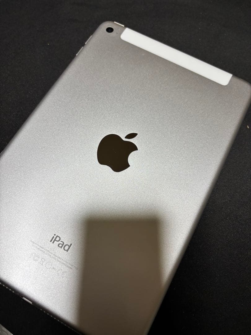 iPad mini4 本体　シルバー　セルラー