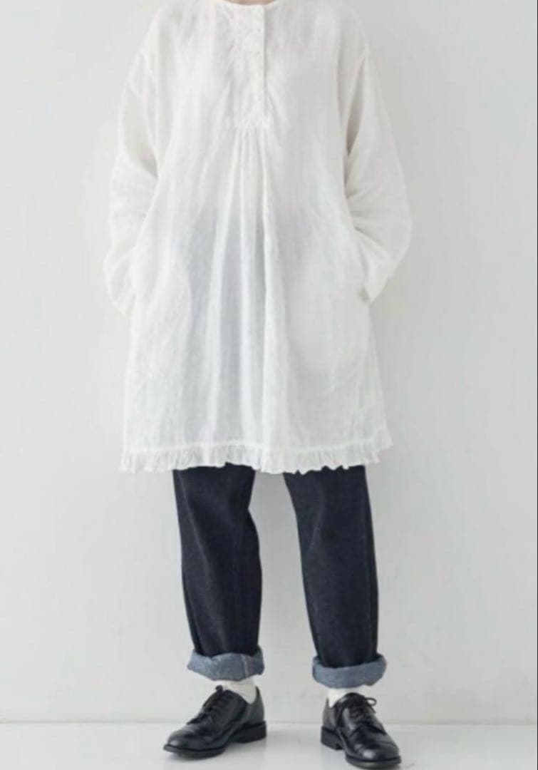 ネストローブ リネン近江晒しプチフリルチュニック