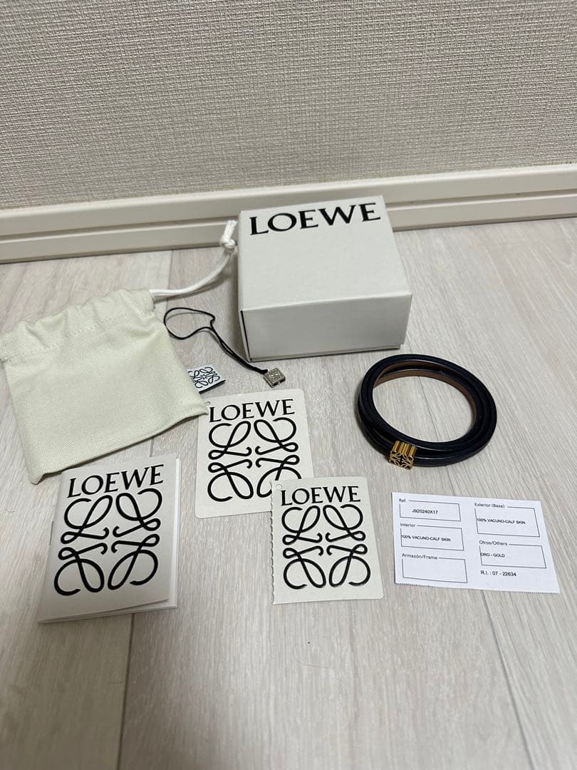 LOEWE ツイストバングル　アナグラム　ブラック