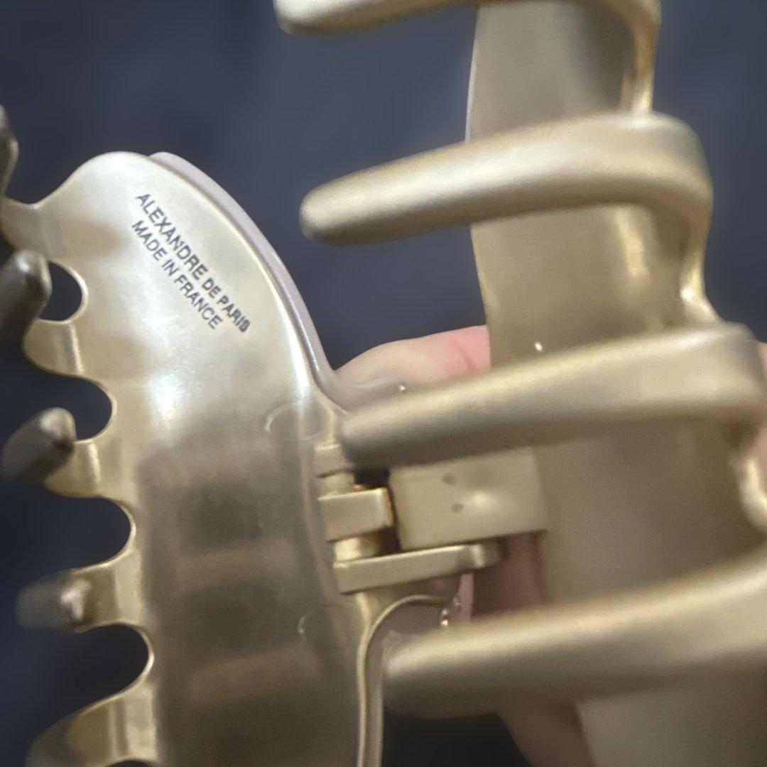 ベージュ ストーン装飾 ヘアクリップ 中型