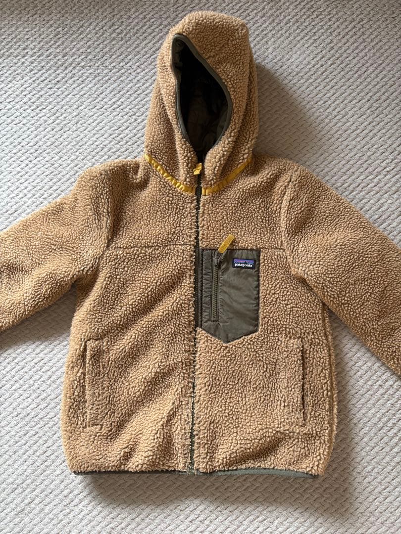 patagonia ボーイズ　レディ　フレディ　フーディ
