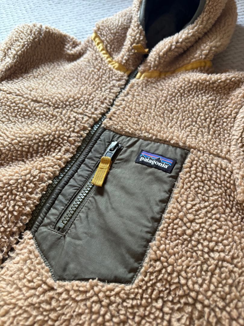 patagonia ボーイズ　レディ　フレディ　フーディ