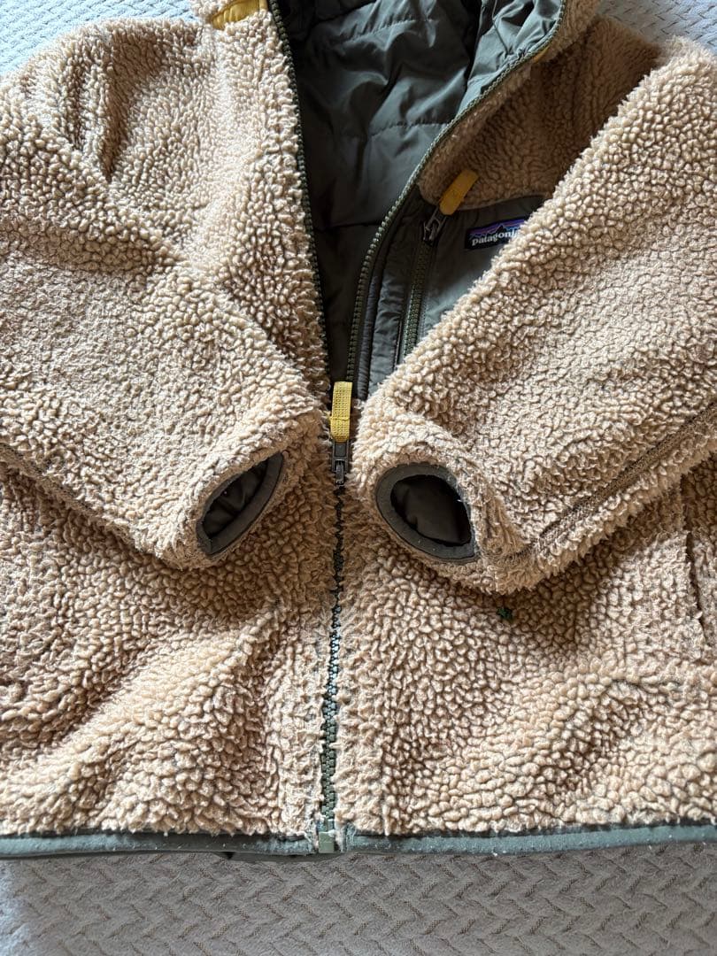 patagonia ボーイズ　レディ　フレディ　フーディ