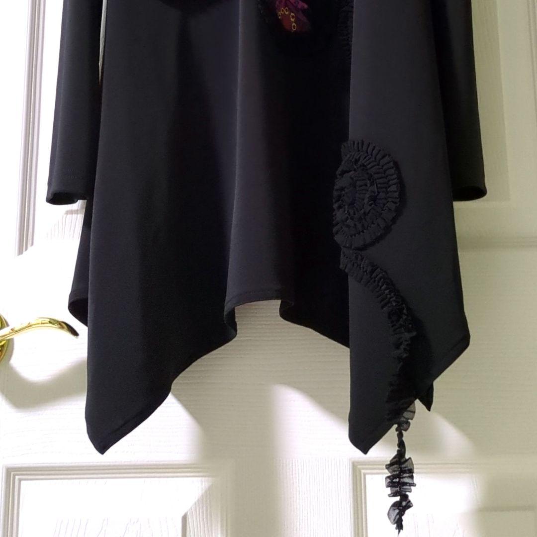 【専用】TOKUKO 1er VOL　チュニック　女性　お花　アップリケ　刺繍