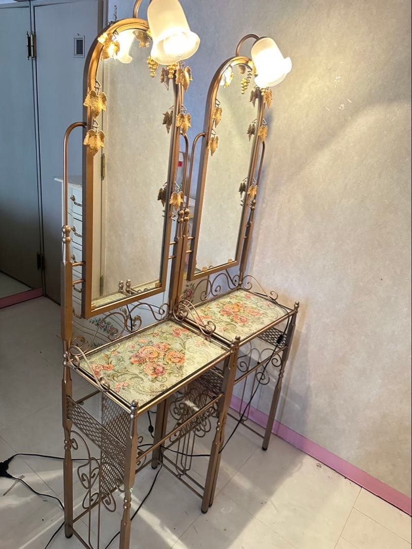 ゴールド ドレッサー・鏡台 照明付き