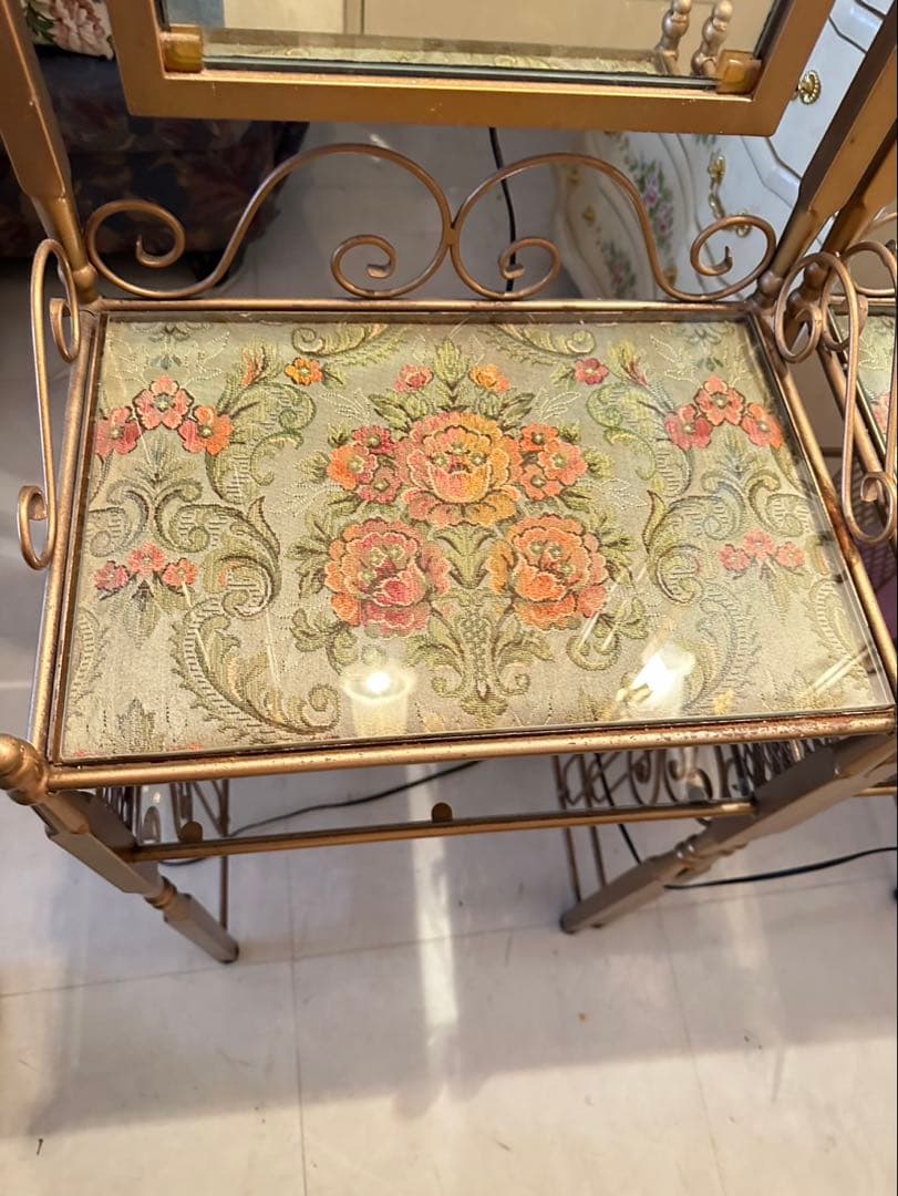 ゴールド ドレッサー・鏡台 照明付き