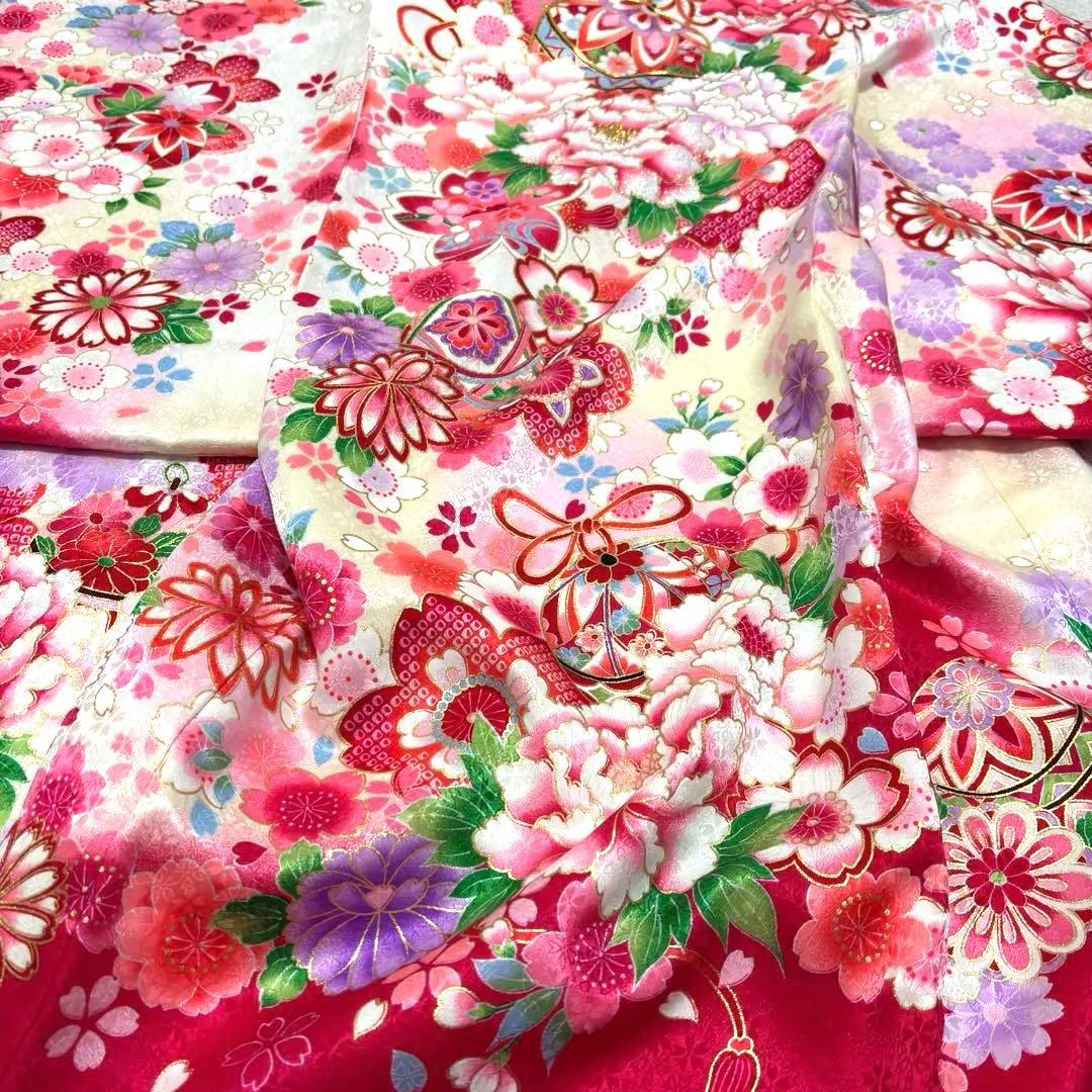 《新品》正絹 華やかな刺繍入❗️お宮参り 産着 祝着 襦袢付 新品たとう紙付 白