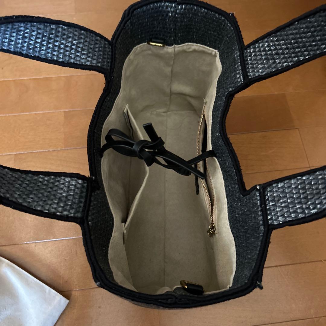 黒の編み込みトートバッグ