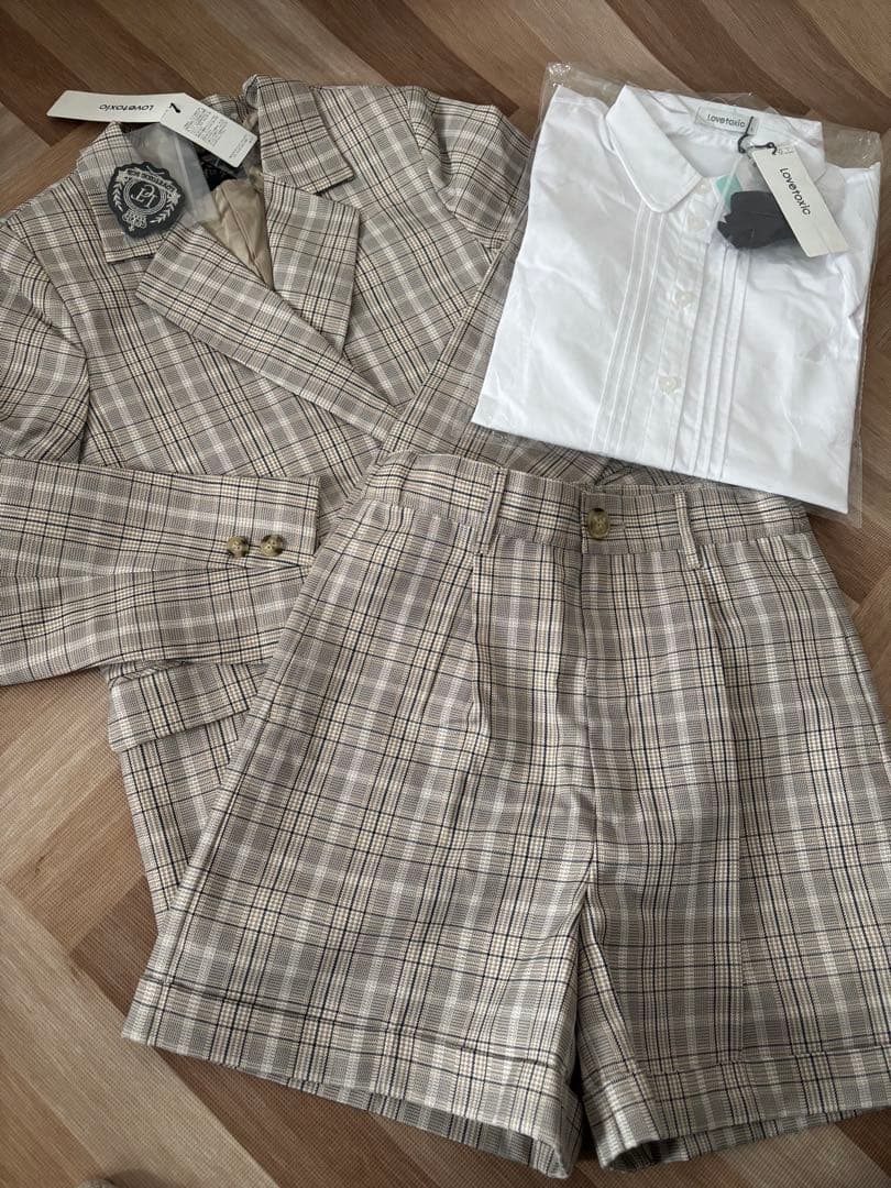 新品！160ラブトキシック　ジャケット　ショートパンツ　スーツ　シャツ